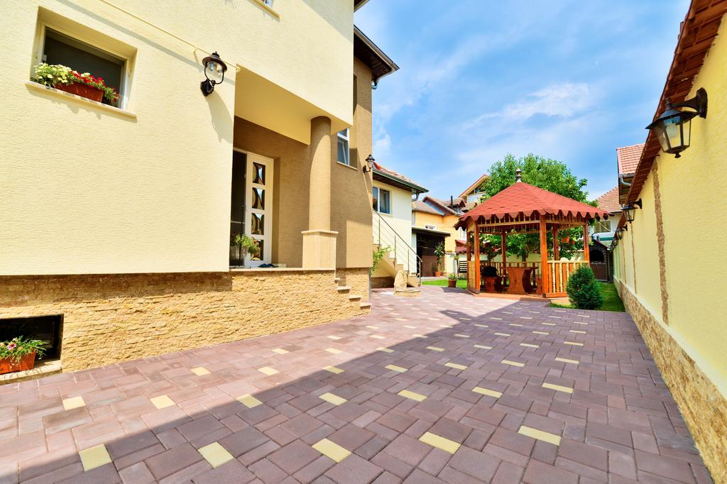 Hotel Casa Vio Haţeg Exteriér fotografie