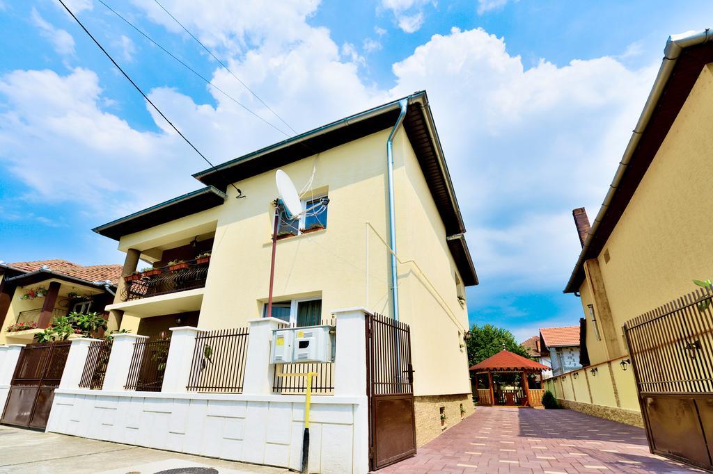 Hotel Casa Vio Haţeg Exteriér fotografie